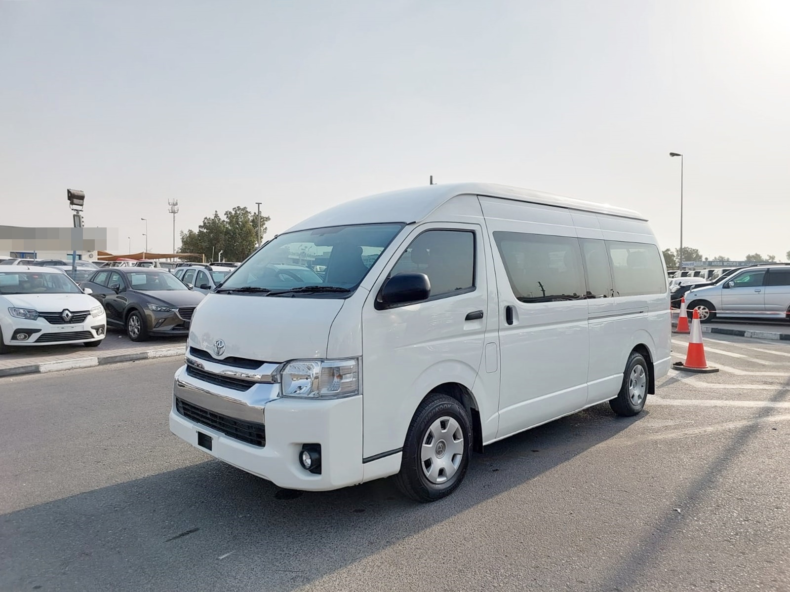 4467 TOYOTA HIACE COMMUTER 2WD 2.7 AT WHITE